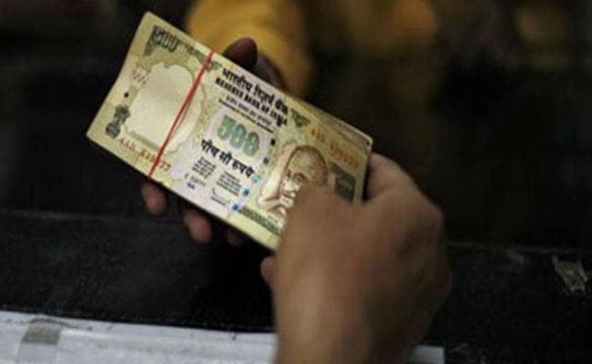 नोटबंदी के बाद तीन हजार करोड़ का काला धन आया सामने, मेरठ में इंजीनियर से ढाई करोड़ नकदी जब्त