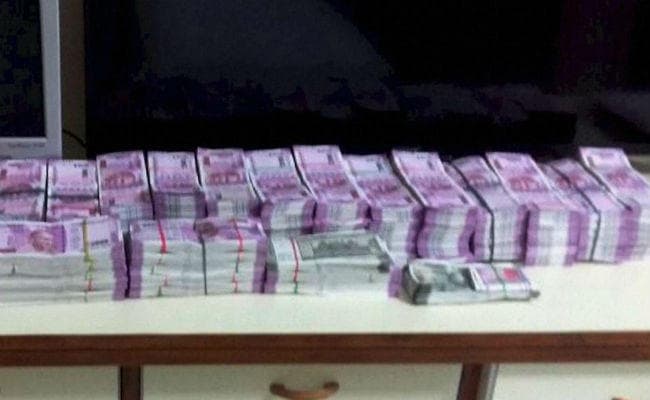 रोहित टंडन-रेड्डी के नोट बदलने वाला पारसमल लोढा मुंबई एयरपोर्ट से गिरफ्तार