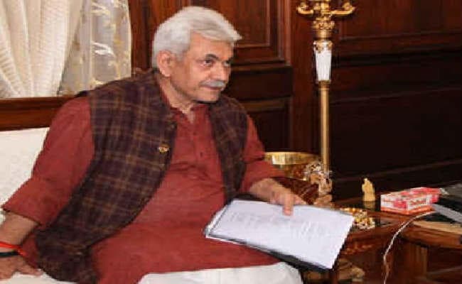 सड़क दुर्घटना में बाल- बाल बचे रेल राज्यमंत्री मनोज सिन्हा