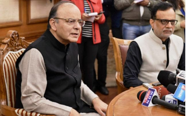 नोटबंदी ने जीएसटी की राह में अटकाया रोड़ा, अब एक अप्रैल से लागू होना मुश्किल