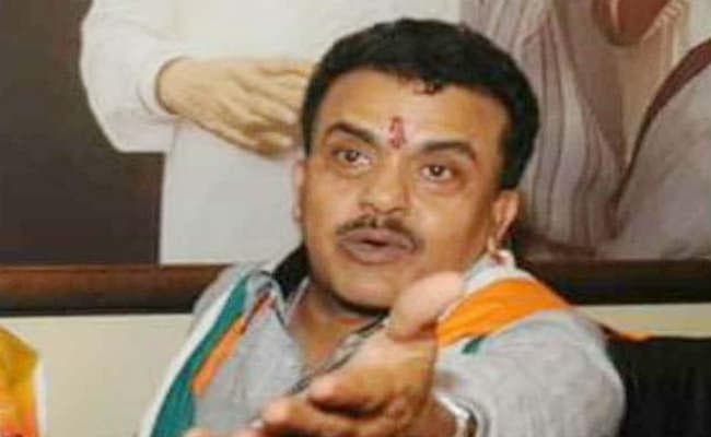 मुंबई कांग्रेस प्रमुख ने सरकार पर लगाया विपक्षी नेताओं को नजरबंद रखने का आरोप