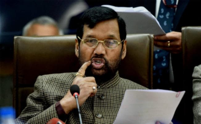 राज्य उपभोक्ता अदालतों के लिए पर्याप्त सुविधाएं मुहैया करायें : पासवान