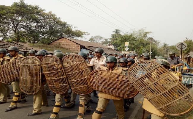 भाजपा प्रतिनिधिमंडल को पुलिस ने धूलागढ़ जाने से रोका