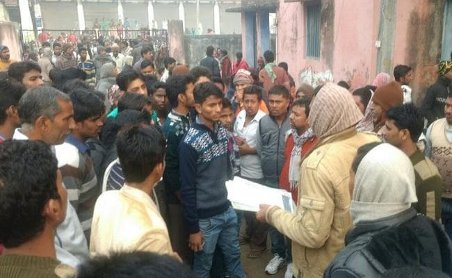 बिहार : सहरसा में कोचिंग के लिये जा रहे स्कूली छात्र को ट्रक ने रौंदा, मौत