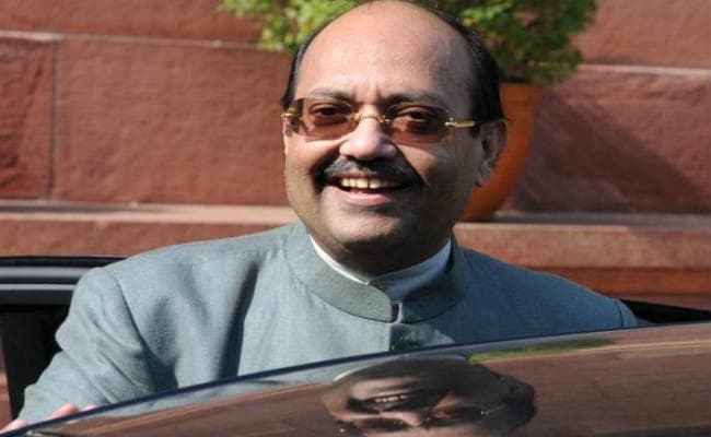 क्या धीरे-धीरे फिर यूपी की राजनीति के केंद्र में आ रहे हैं अमर सिंह?