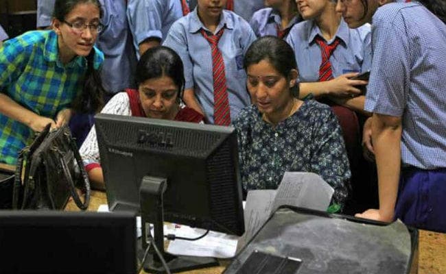 अब एक जनवरी से कैशलेस जमा होगी स्कूलों में फीस, जानिये कैसे?