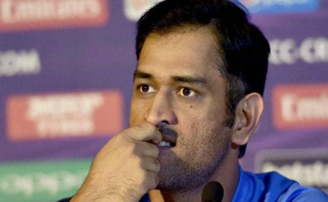 पढें, किसने चला दिया धौनी के प्रैक्टिस विकेट पर बुलडोजर