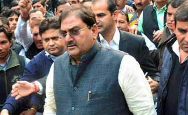 अभय सिंह चौटाला ने विजय गोयल पर निशाना साधा, कहा, खेल मंत्री के रुप में गोयल नाकाम