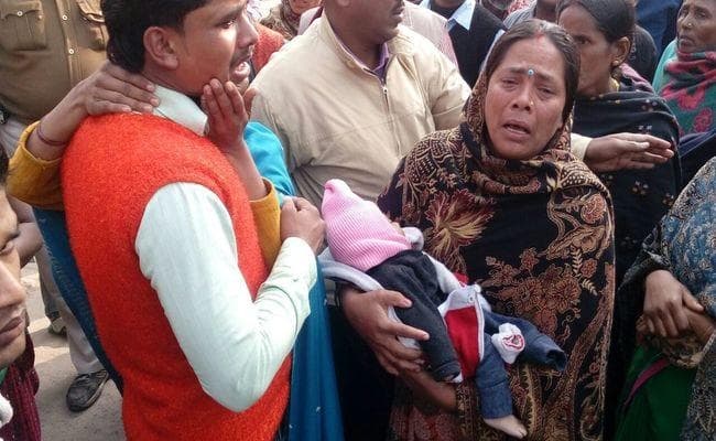 हाजीपुर में नवजात शिशु को टीका लगाते ही हुई मौत, सदर अस्पताल में तोड़फोड़