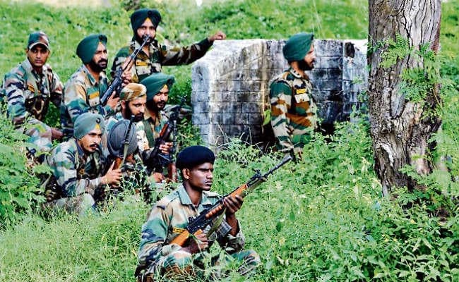 सेना का मनोबल मजबूत करने की जरूरत