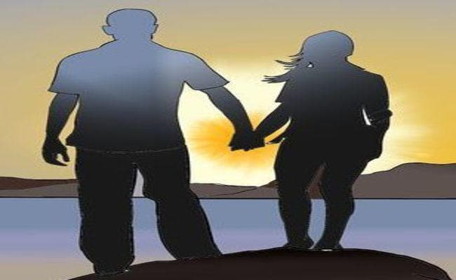 गांधी सेतु से प्रेमी कपल ने छलांग लगाकर दे दी जान, शव तलाशने गंगा में उतरा प्रशासन