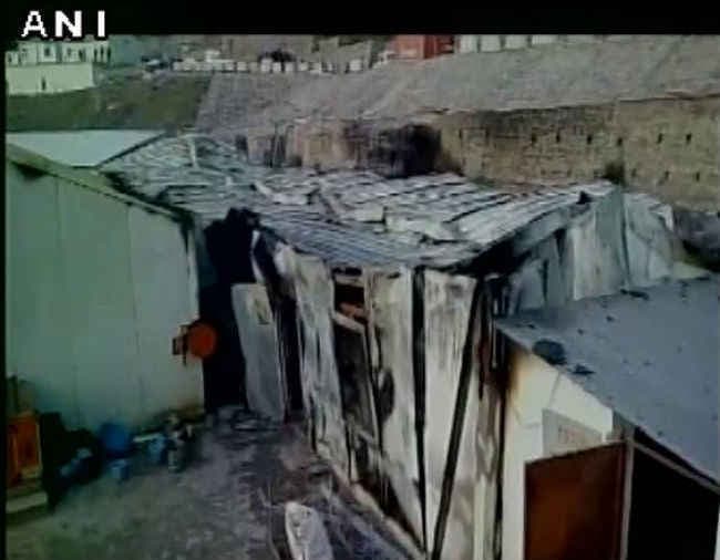 जम्‍मू-श्रीनगर मार्ग पर सुरंग में आग, 10 श्रमिक मरे