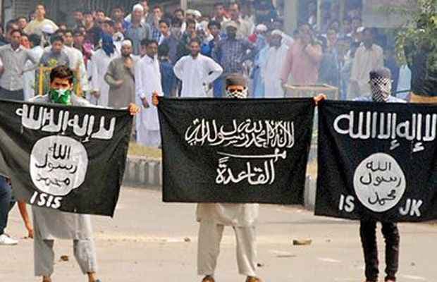 युवकों ने लहराये IS के झंडे, कश्मीर में हिंसक झड़प