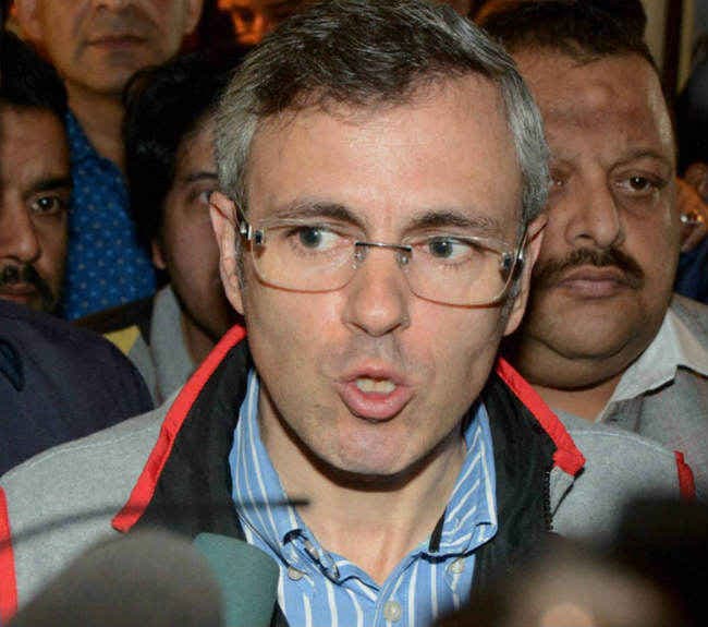 J&K जब तक भारत का हिस्सा है वहां दो ध्वज फहराए जाएंगे: उमर