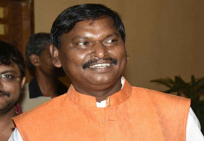 भारत-पाक बातचीत जारी रहनी चाहिए : अर्जुन मुंडा