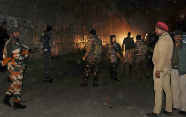 गिरफ्तार वायुसेना अधिकारी और पठानकोट हमले के बीच कोई संबंध नहीं