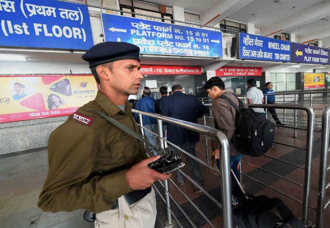 दिल्ली को दहलाने के लिए शहर में घुसे 2 आतंकी