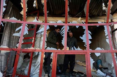 काबुल एअरपोर्ट के पास सुसाइड बॉम्बर का अटैक