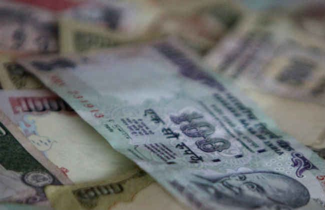 2.50 लाख नियोजित शिक्षकों के वेतन के लिए नहीं है पैसा