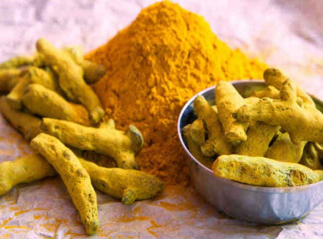 हल्दी से दूर होती है मुंहासों की समस्या