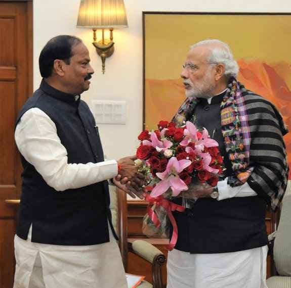 रघुवर दास ने की प्रधानमंत्री नरेंद्र मोदी से मुलाकात