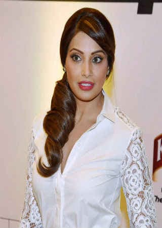 B''day Special : बिपाशा का ''राज'' से लेकर ''अलोन'' तक का सफर, ये हैं उनके लव-अफेयर्स