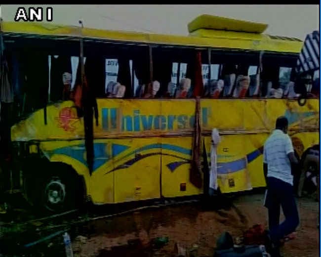 तमिलनाडु में बस दुर्घटना, 10 की मौत