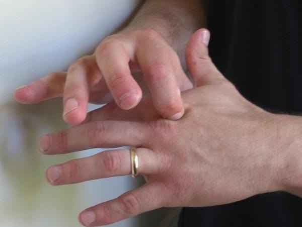 घर बैठे ठीक करें सर्वाइकल पैन