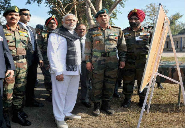 PM मोदी ने पठानकोट एयरबेस का किया दौरा, जवाबी कार्रवाई पर जताया संतोष