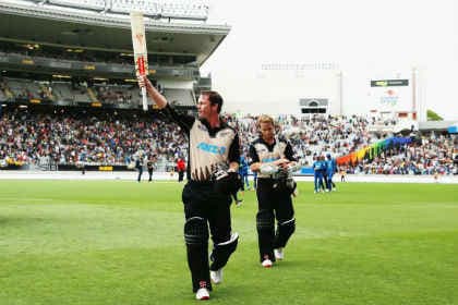 युवी की पारी याद आयी, जब कोलिन मुनरो पहुंचे उनके रिकॉर्ड के करीब