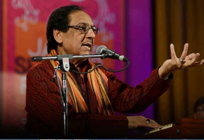 कार्यक्रम के लिए कोलकाता पहुंचे गुलाम अली