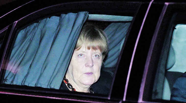 पुतिन ने दी सफाई, मकसद मर्केल को कुत्ते से डराना नहीं था