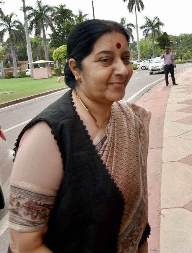 प्रधानमंत्री से मिलने पहुंची सुषमा स्‍वराज, भारत-पाक वार्ता पर फैसला संभव