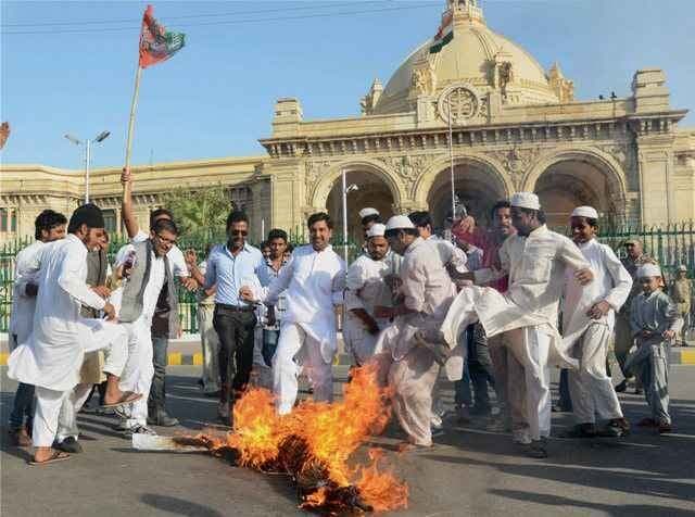 UP : ज्यादा बीवियां रखने वाले नहीं बनेंगे उर्दू शिक्षक, विरोध शुरू