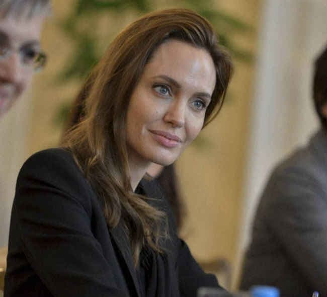 बच्चों को मेरा काम बहुत आसान लगता है : एंजेलिना जोली