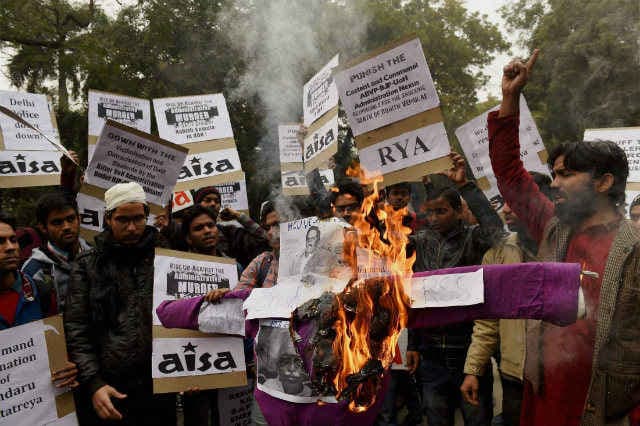 जानिये क्यों, आत्महत्या के लिए मजबूर हो गया रोहित वेमुला