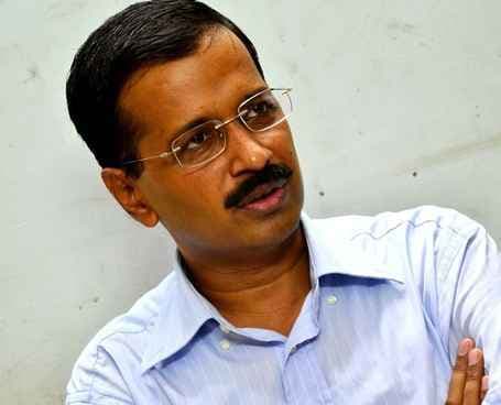 मुंबई की अदालत के समक्ष उपस्थित हुए केजरीवाल