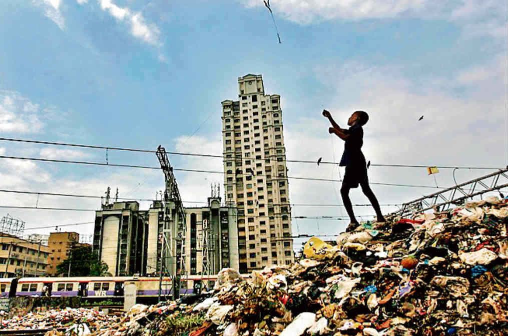 असमानता की बढ़ती खाई का खतरा