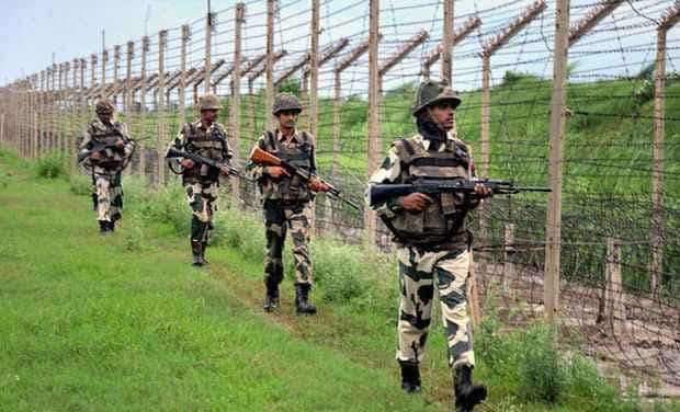 पठानकोट : बीएसएफ ने एक संदिग्ध घुसपैठिए को मार गिराया, दो भागे पाक की ओर