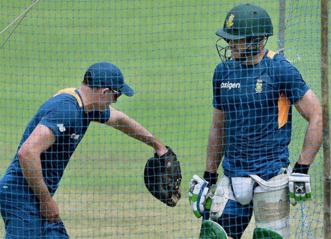 धौनी के सपोर्ट में उतरे ऑस्‍ट्रेलियाई क्रिकेटर माइक हसी, बताया सर्वश्रेष्ठ कप्‍तान