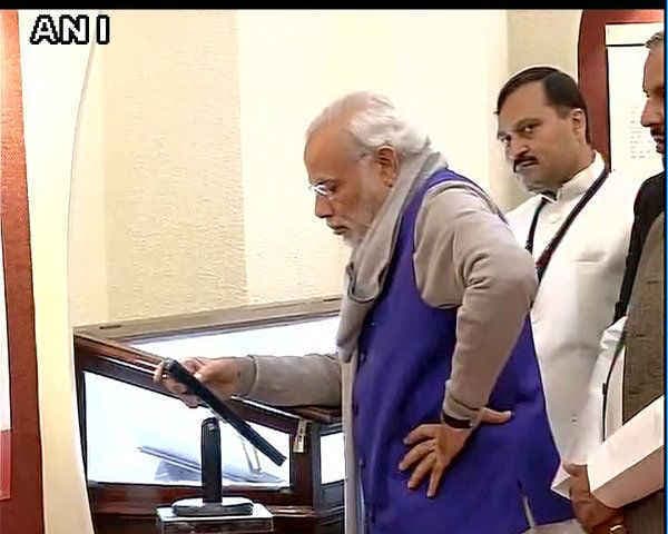 नेताजी की मौत से जुड़ी 100 फाइलें सार्वजनिक, क्या 1945 में ही हो गयी थी नेताजी की मौत?