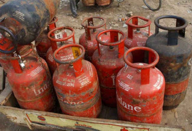 EMI पर मिलेगा एलपीजी कनेक्‍शन, जल्‍द शुरू होगी योजना
