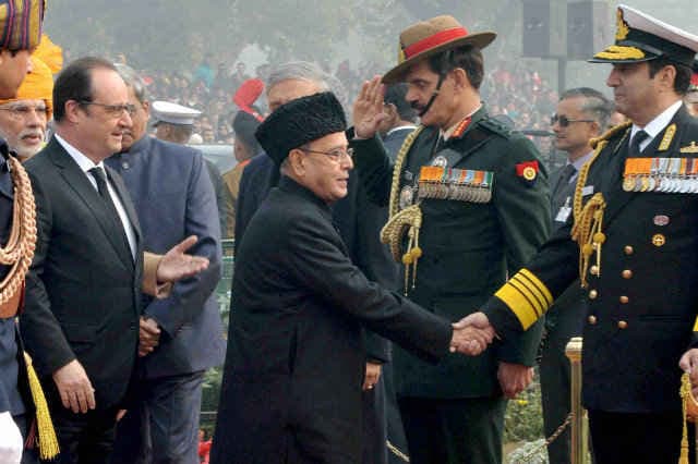 मुख्य अतिथि ओलांद की मौजूदगी में भव्य राजपथ पर धूमधाम से मना 67वां गणतंत्र दिवस