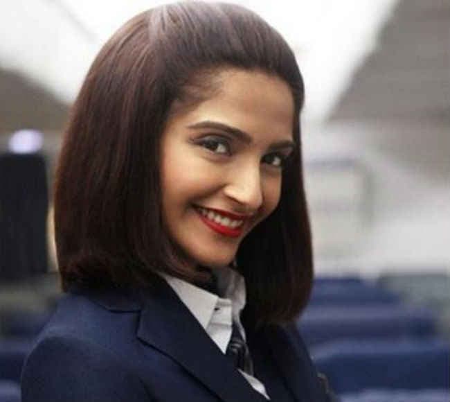 ''नीरजा'' का पहला गाना रिलीज, सोनम बोलीं,'' जीते हैं चल...''