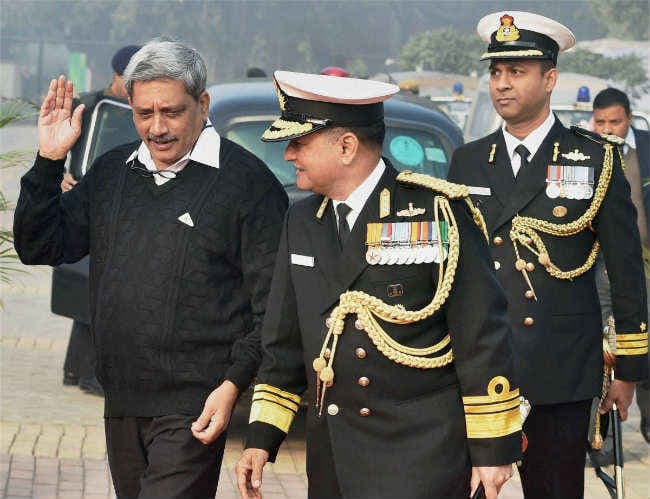 पर्रिकर ने दिया सेना के दो मेजर जनरल के खिलाफ सीबीआई जांच के आदेश