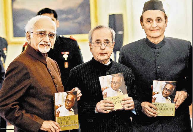 राजीव गांधी चुगली सुनते थे, मैंने धैर्य पर हताशा को हावी होने दिया : प्रणब मुखर्जी