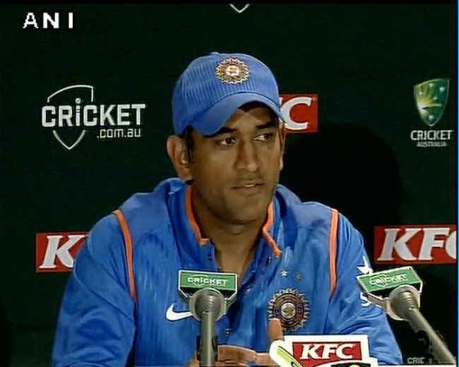 धौनी ने ऐतिहासिक जीत का श्रेय गेंदबाजों को दिया