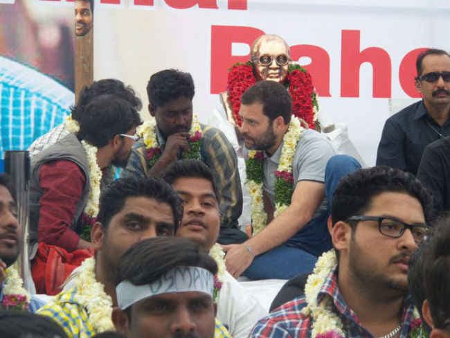 रोहित वेमुला मामला : राहुल गांधी भूख हड़ताल पर, भाजपा ने कहा- कांग्रेस बहा रही है घडियाली आंसू