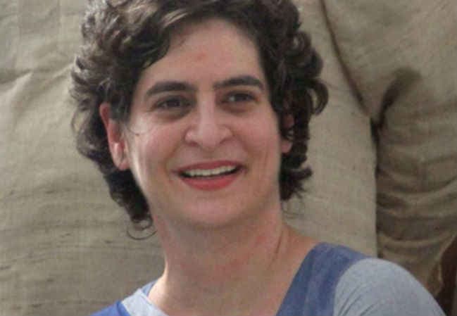 यात्री ने कहा मेरे पास बम है? प्रियंका गांधी को बदलनी पड़ी फ्लाइट