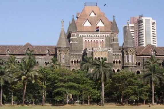 उच्च न्यायालय ने हाजी अली में महिलाओं के प्रवेश पर सरकार की राय मांगी